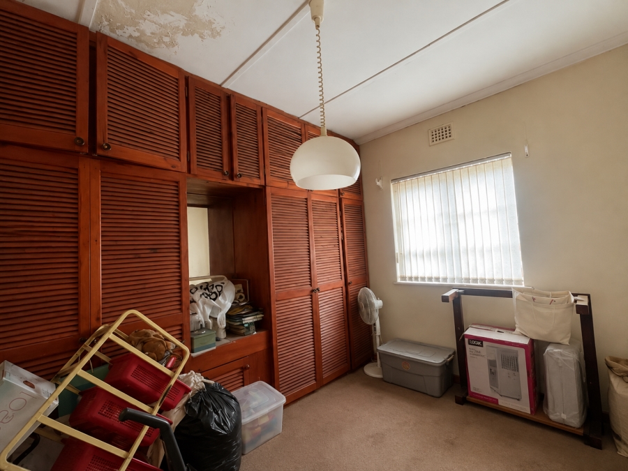 2 Bedroom Property for Sale in Vredehoek Western Cape